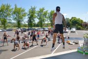 Cours collectif de fitness en extérieur lors d'une évènement LesMills organisé par la salle de sport Espace Forme à Aurillac dans le Cantal
