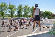 Cours collectif de fitness en extérieur lors d'une évènement LesMills organisé par la salle de sport Espace Forme à Aurillac dans le Cantal